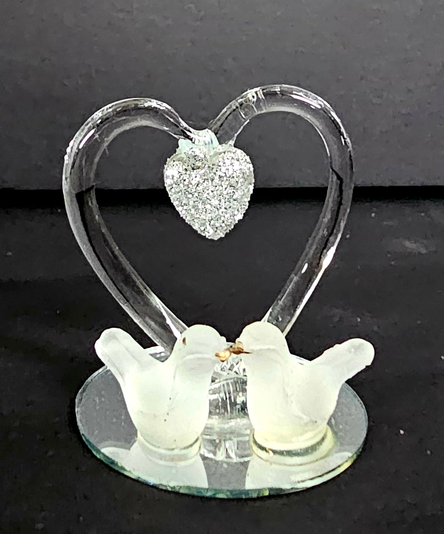 Crystal Figurines - Kissing Birds Under Silver Heart
