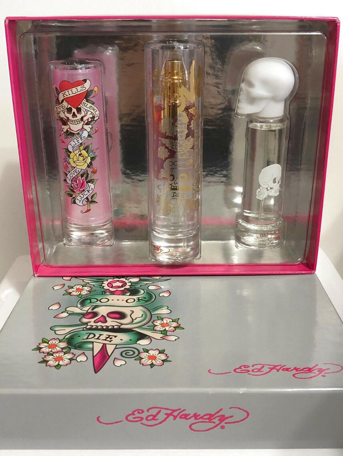 Ed Hardy Do or Die 3pc Set Women (30ml Ed hardy, 50ml Love is & 30ml Skulls & Roses)