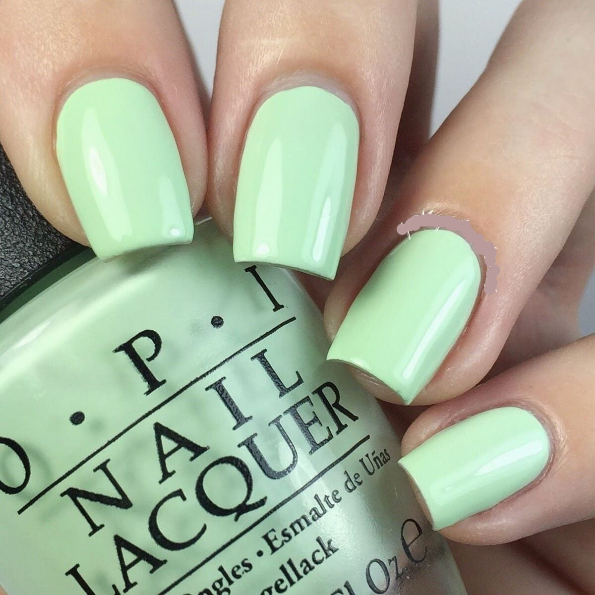 OPI  Nail Lacquer 15ml - That's Hula-rious!